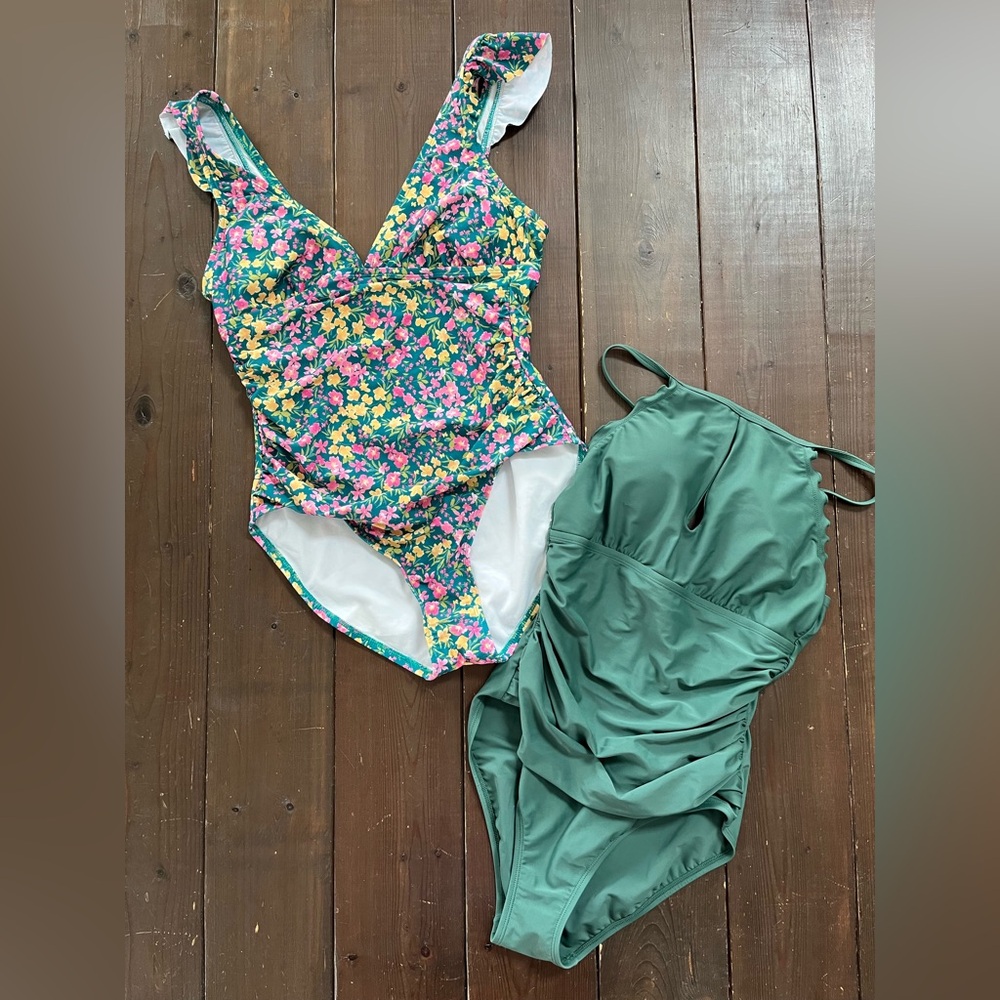 Women’s medium Kona Sol Size 10 Ellen Tracy keyhole one piece swimsuit bundle